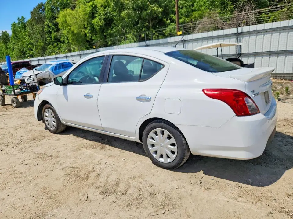 2019 NISSAN VERSA SV  