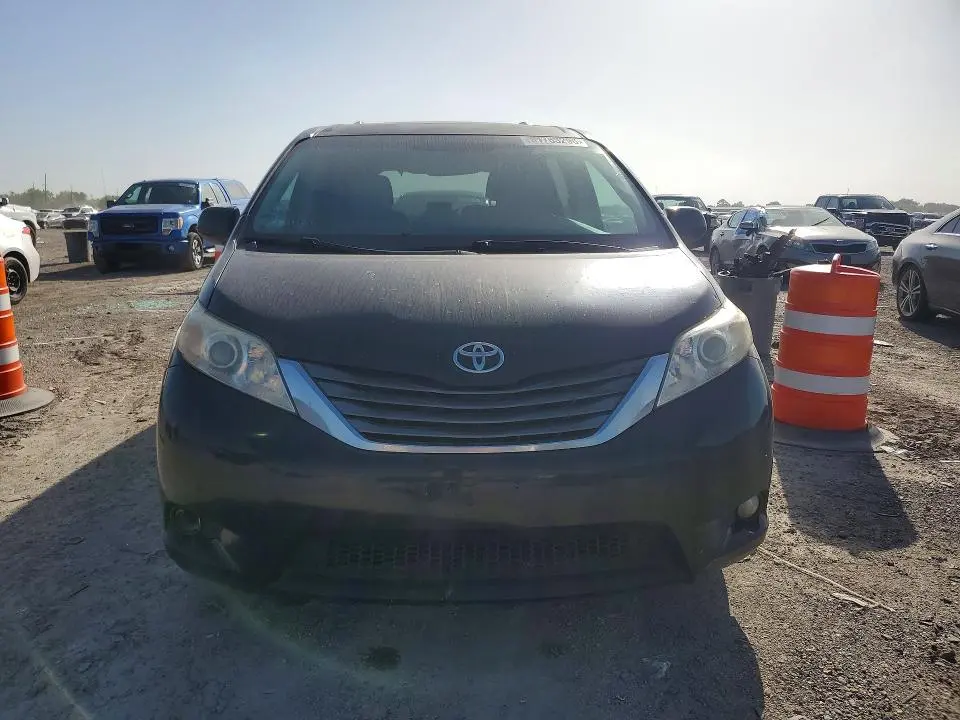 2011 TOYOTA SIENNA XLE 8-PASSENGER  
