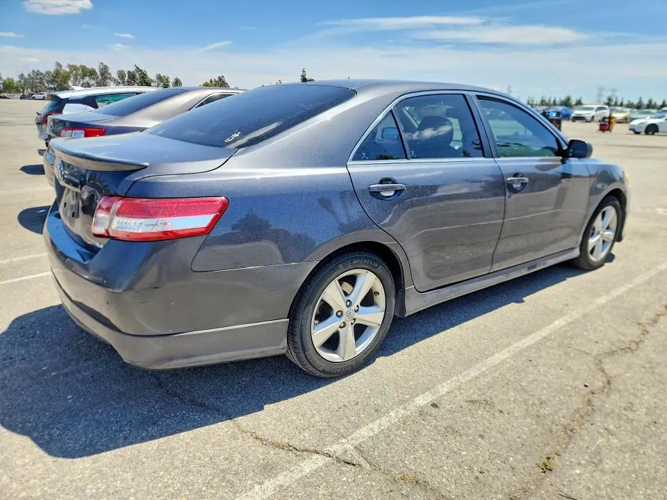 2010 TOYOTA CAMRY SE  