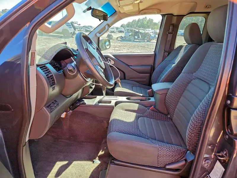 2015 NISSAN FRONTIER SV  