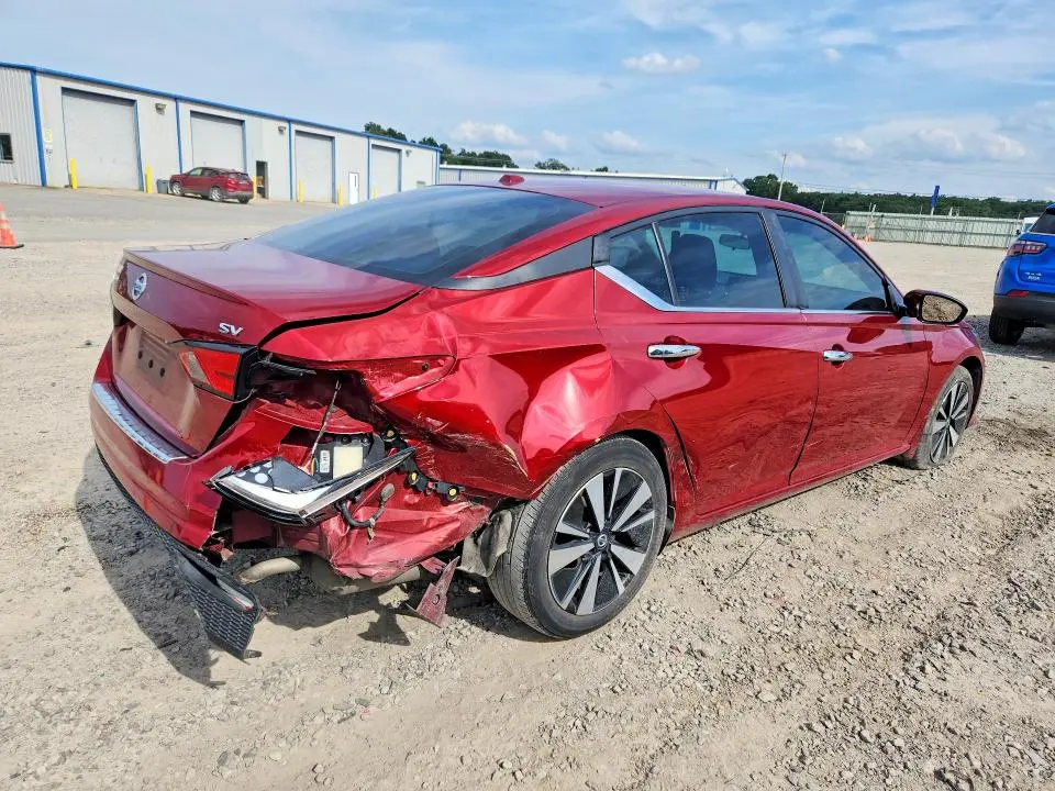 2021 NISSAN ALTIMA SV  