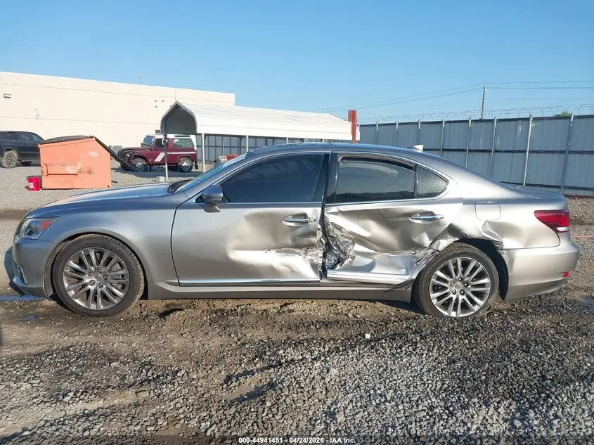 2016 LEXUS LS 460  
