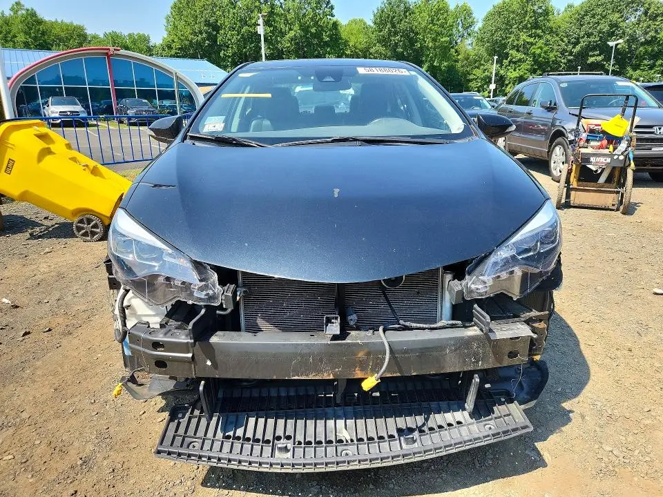 2018 TOYOTA COROLLA SE  