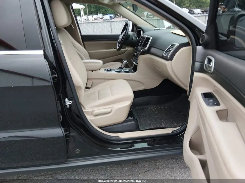 2019 JEEP GRAND CHEROKEE LAREDO E 4X4