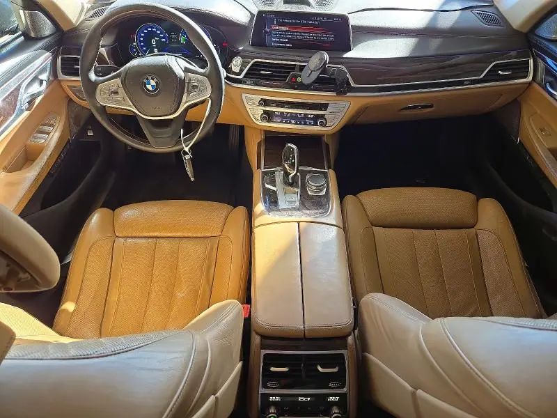 2016 BMW 750 XI  