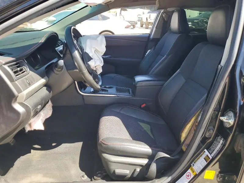 2016 TOYOTA CAMRY SE  
