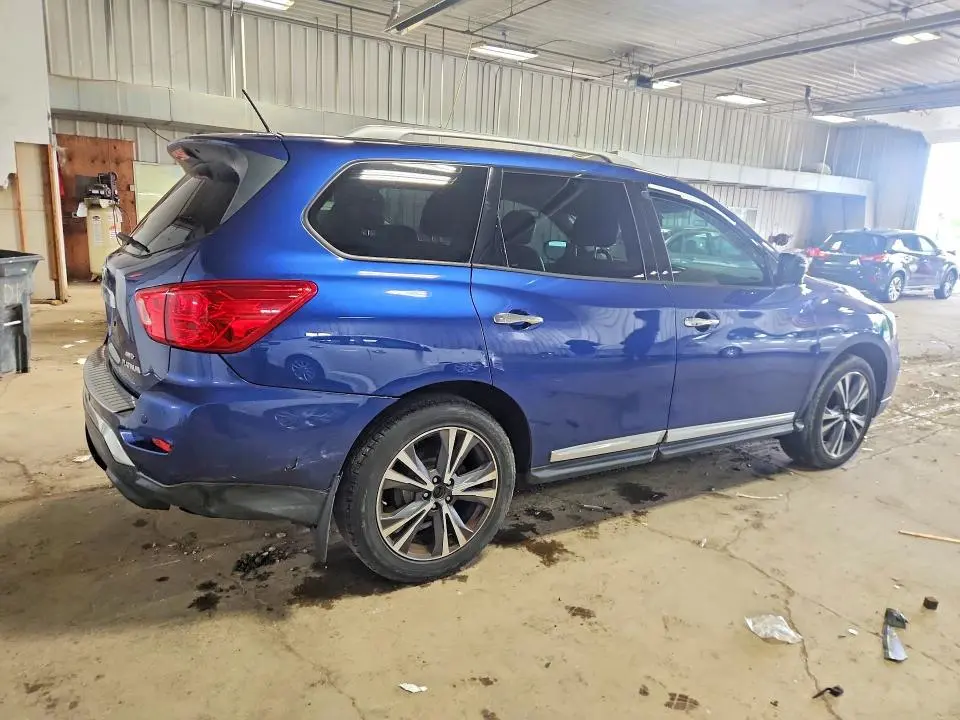 2017 NISSAN PATHFINDER PLATINUM  