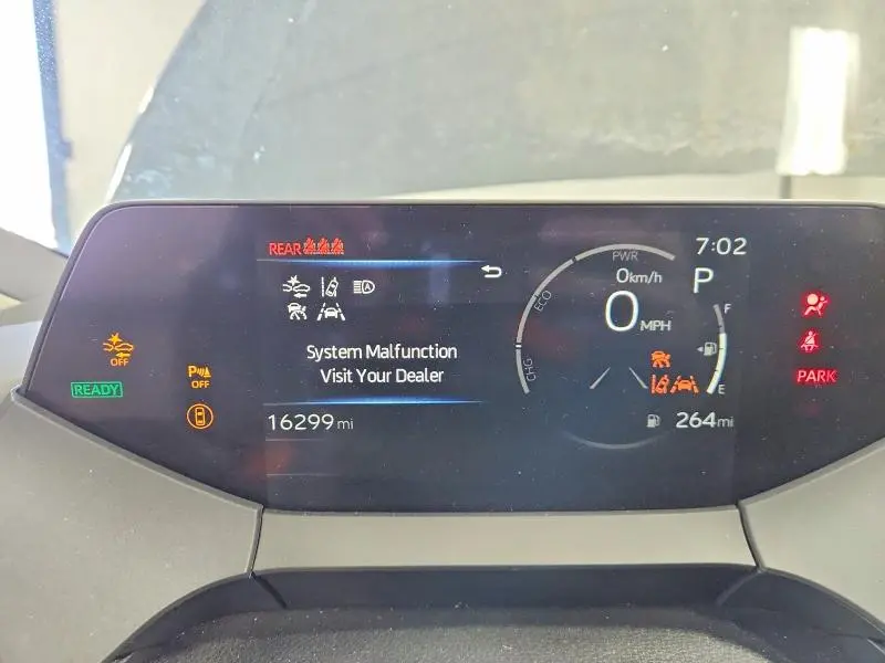 2025 TOYOTA PRIUS LE  