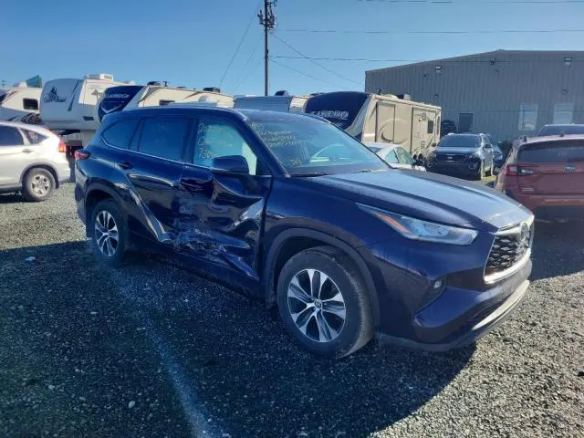 2022 TOYOTA HIGHLANDER XLE  