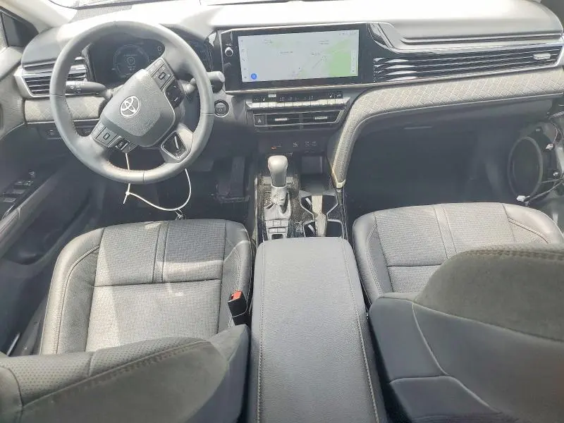 2025 TOYOTA CAMRY XLE  