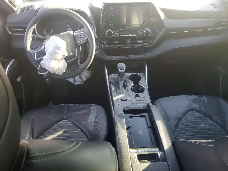 2021 TOYOTA HIGHLANDER XSE  