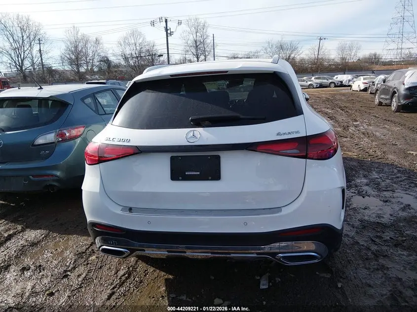 2025 MERCEDES-BENZ GLC 300 4MATIC SUV