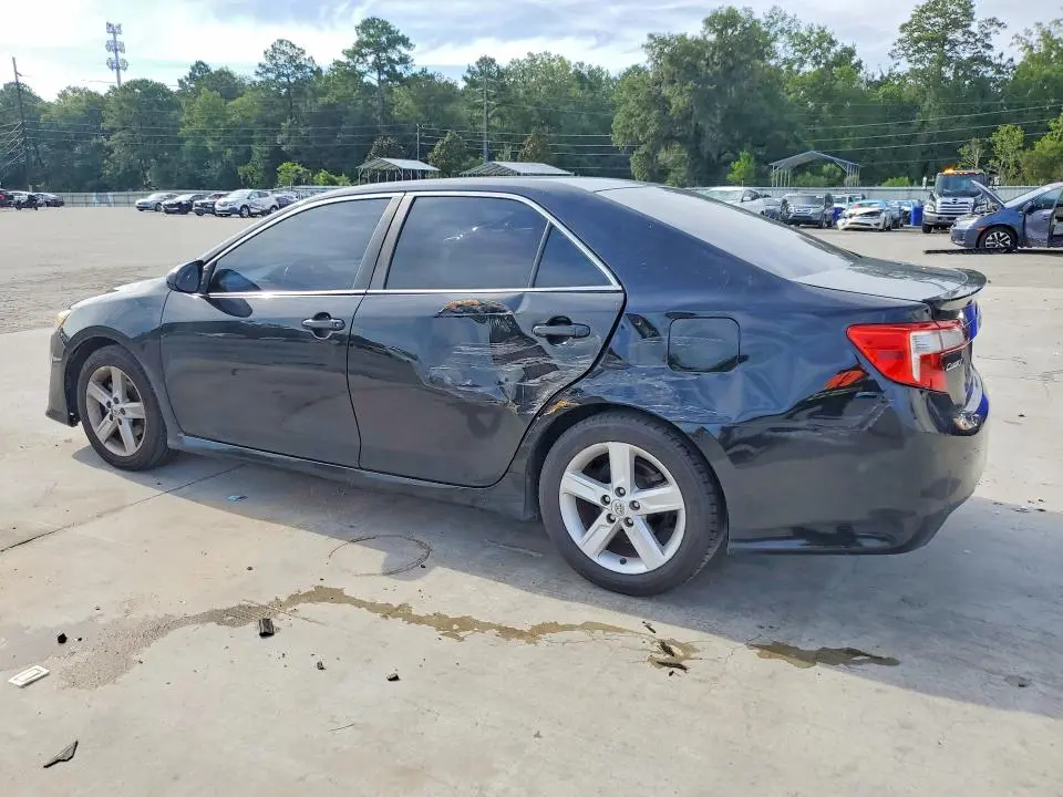 2013 TOYOTA CAMRY SE  