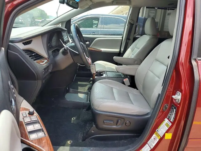 2016 TOYOTA SIENNA LIMITED PREMIUM 7-PASSENGER  