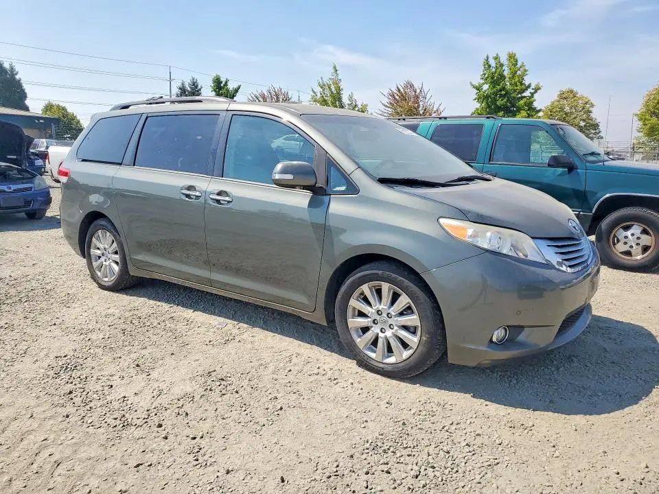 2013 TOYOTA SIENNA LIMITED 7-PASSENGER  