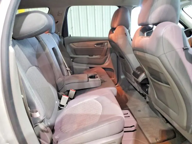2017 CHEVROLET TRAVERSE LS  