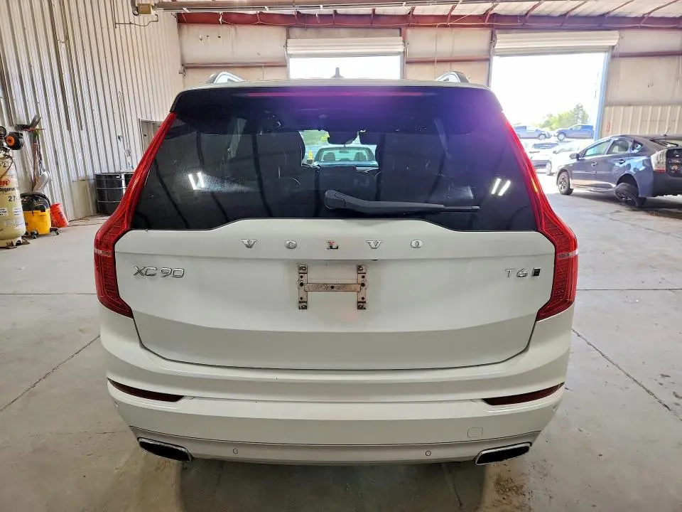 2018 VOLVO XC90 T6  