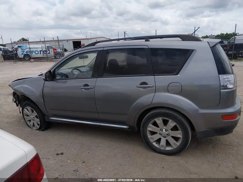 2013 MITSUBISHI OUTLANDER SE
