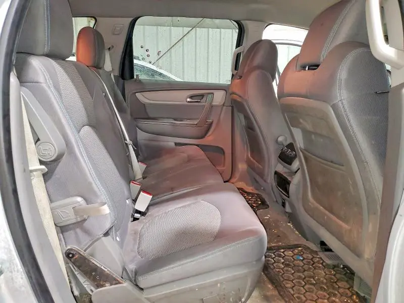 2016 CHEVROLET TRAVERSE LS  