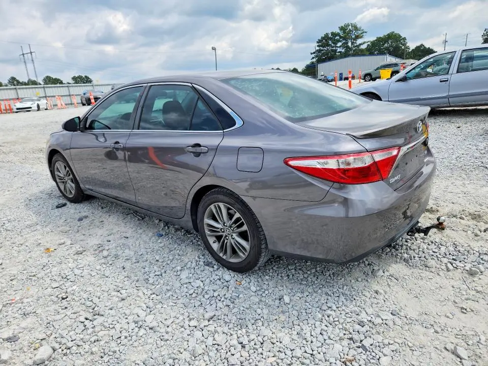 2015 TOYOTA CAMRY SE  