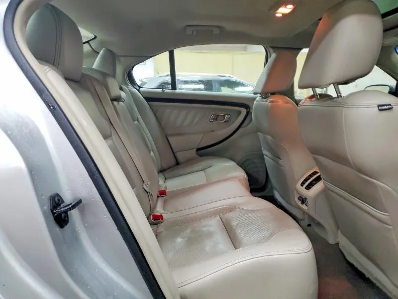 2011 FORD TAURUS LIMITED  