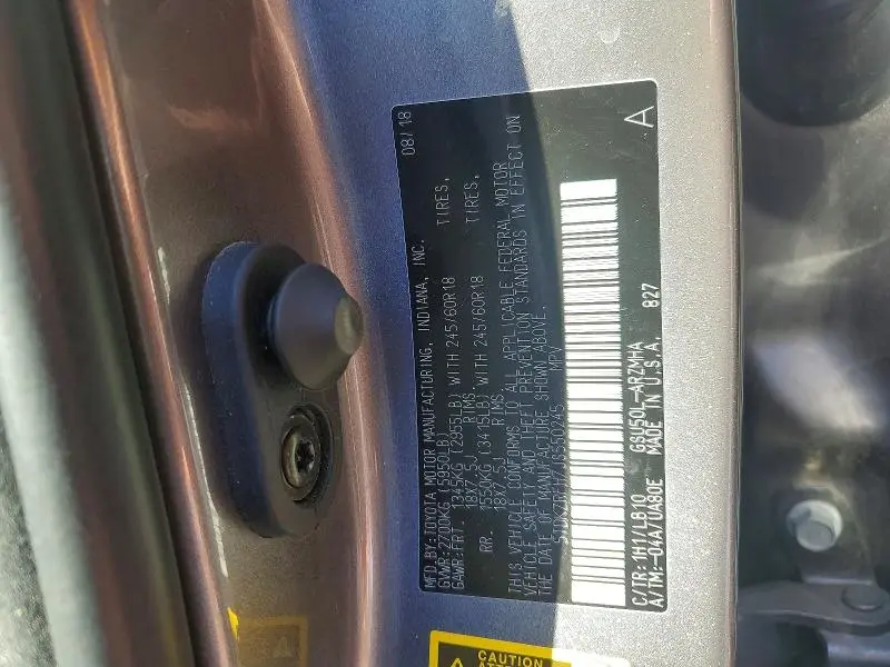 2018 TOYOTA HIGHLANDER SE  