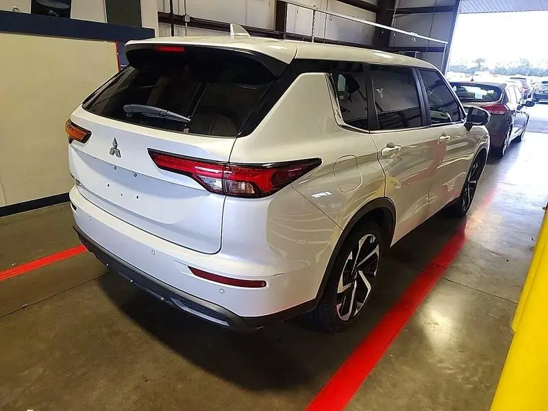 2022 MITSUBISHI OUTLANDER ES  