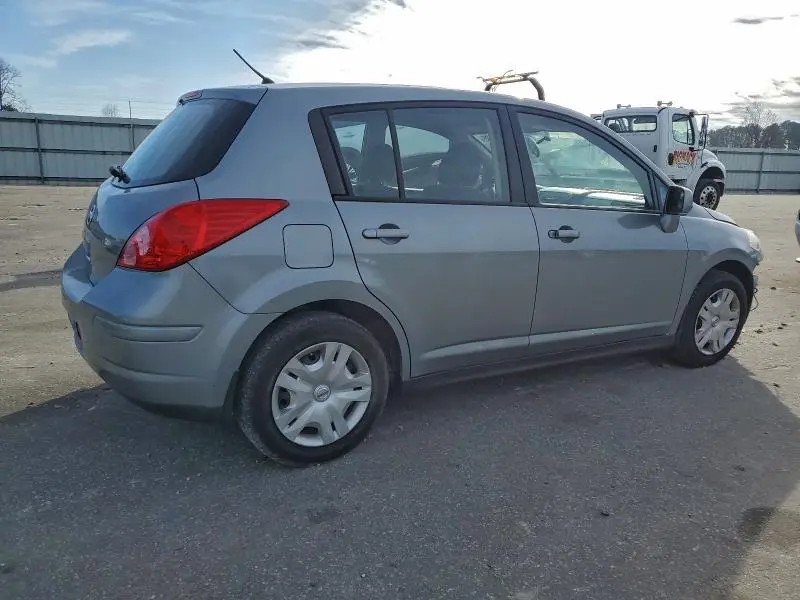 2010 NISSAN VERSA S  