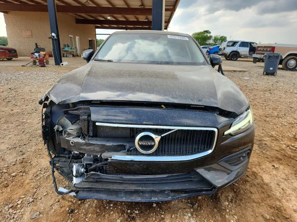 2021 VOLVO S60 T5 MOMENTUM  