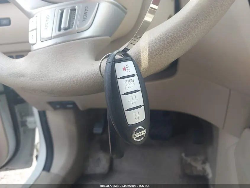 2014 NISSAN ROGUE SV
