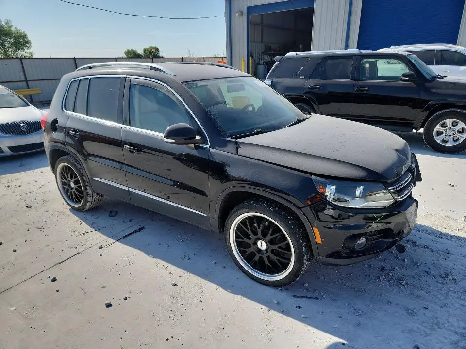 2014 VOLKSWAGEN TIGUAN S  