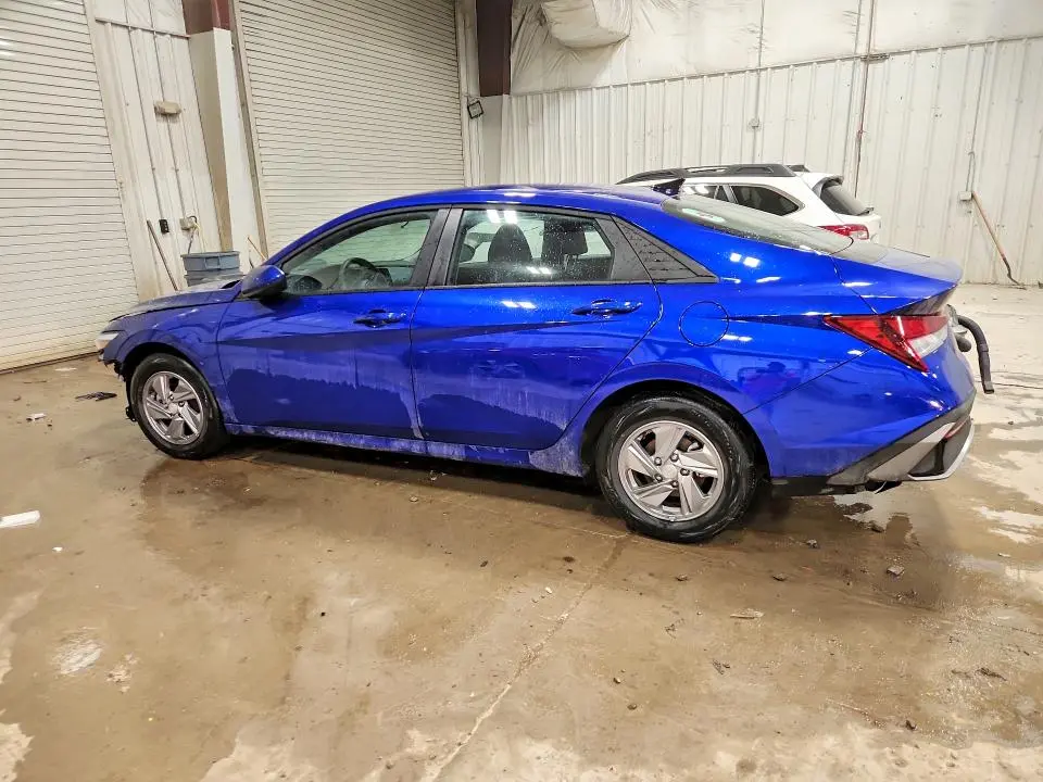 2025 HYUNDAI ELANTRA SE  