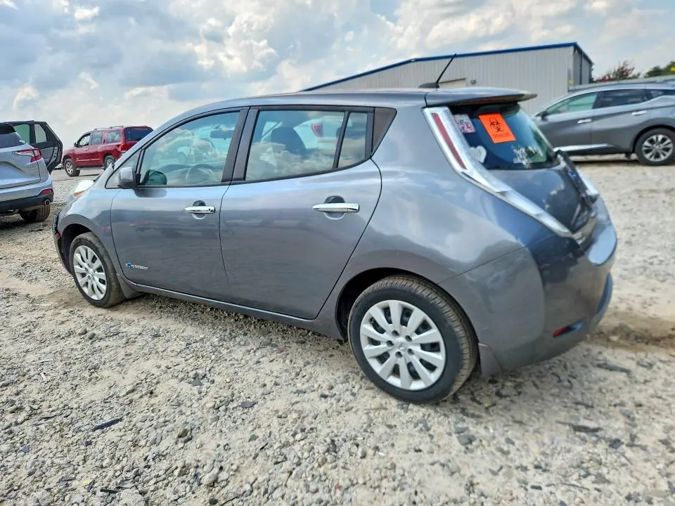2015 NISSAN LEAF S  