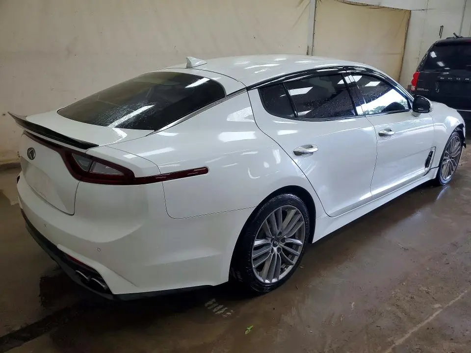 2018 KIA STINGER BASE  