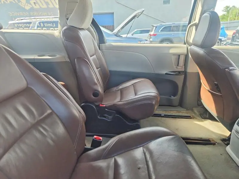 2014 TOYOTA SIENNA L 7-PASSENGER  