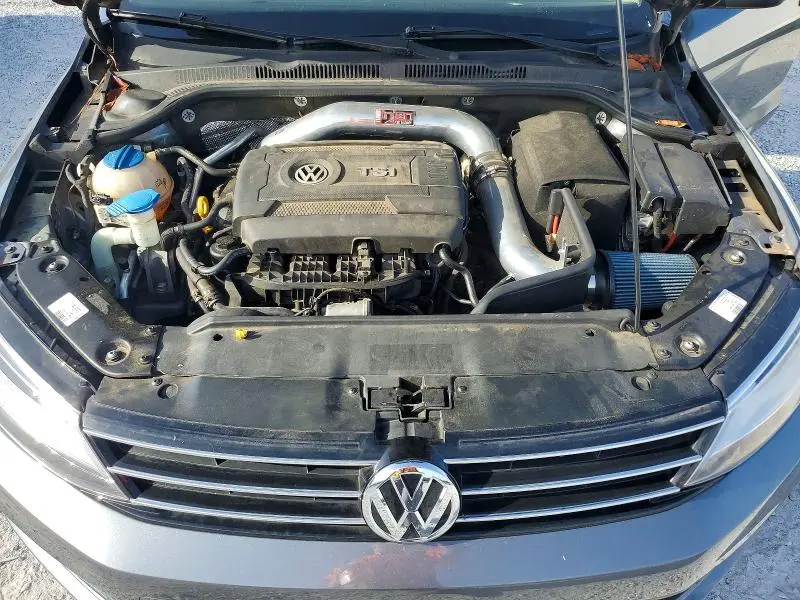 2015 VOLKSWAGEN JETTA SE  