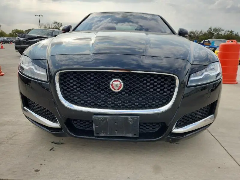 2016 JAGUAR XF PREMIUM
