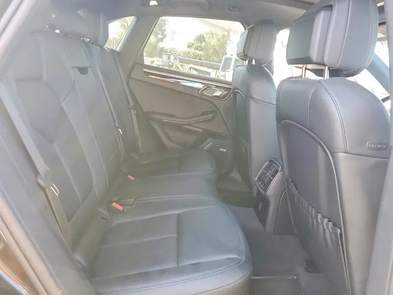 2023 PORSCHE MACAN BASE  