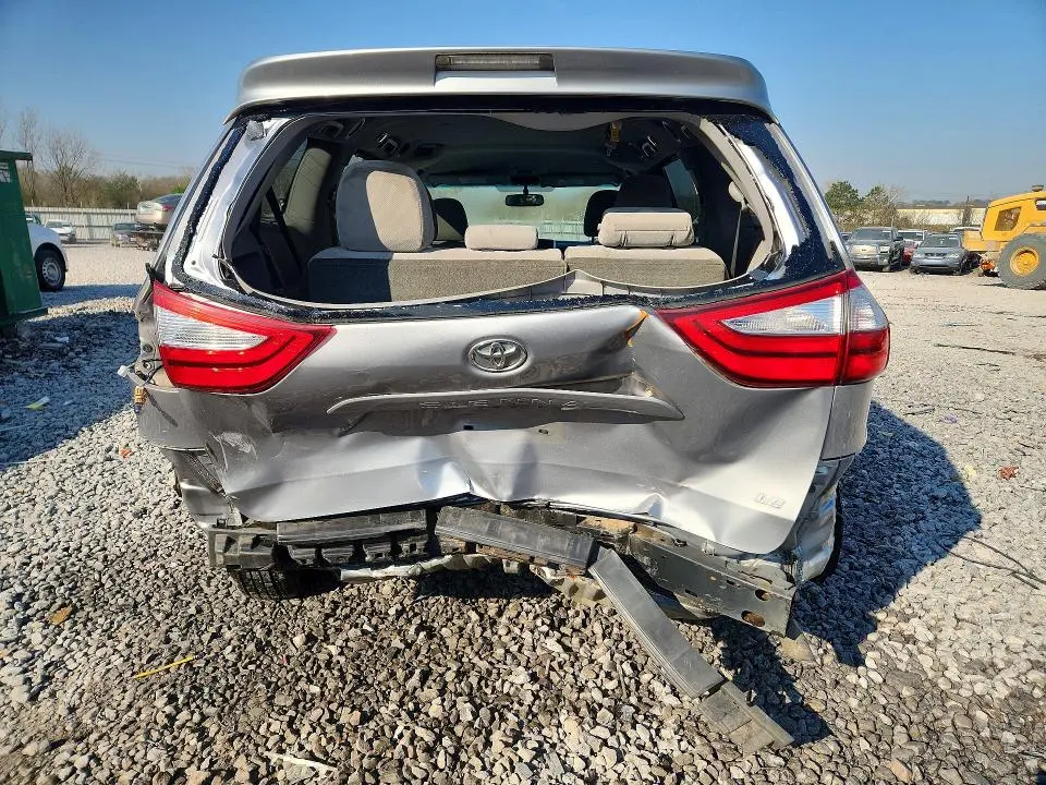 2017 TOYOTA SIENNA LE 8-PASSENGER  