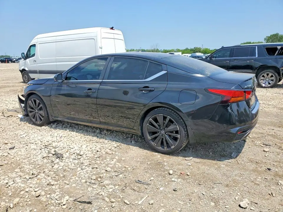 2021 NISSAN ALTIMA SR  
