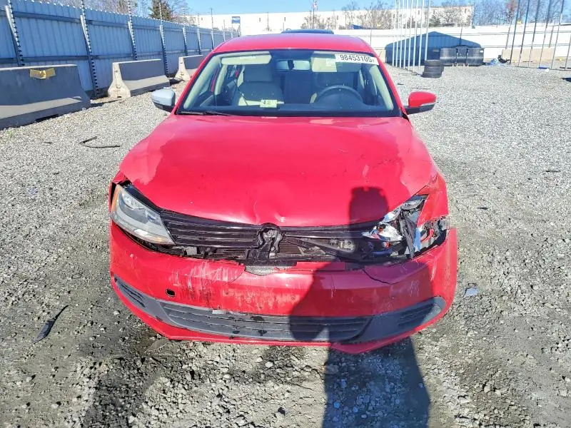 2011 VOLKSWAGEN JETTA SE  