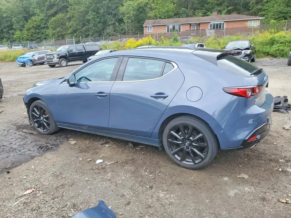 2023 MAZDA 3 PREMIUM  