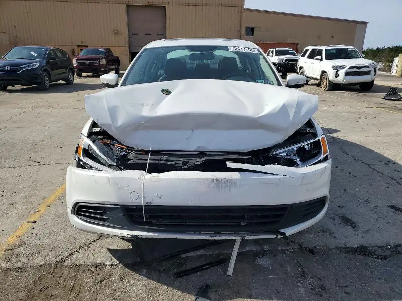 2012 VOLKSWAGEN JETTA SE  