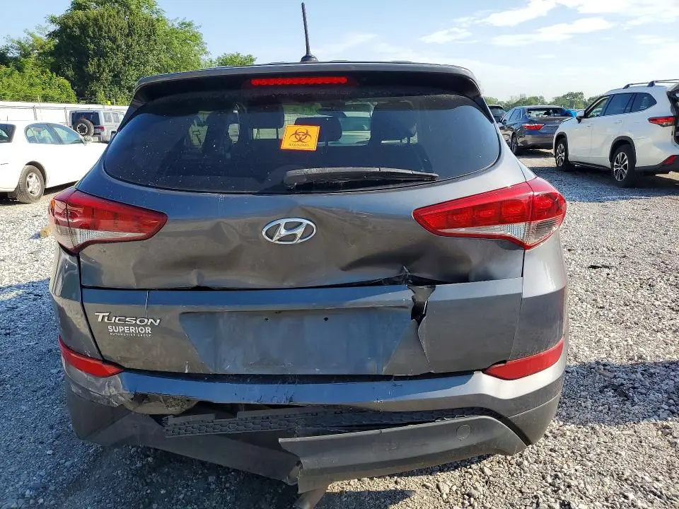 2017 HYUNDAI TUCSON SE  