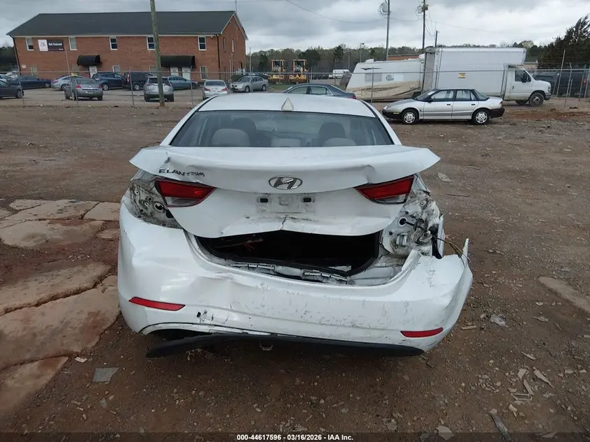2016 HYUNDAI ELANTRA SE