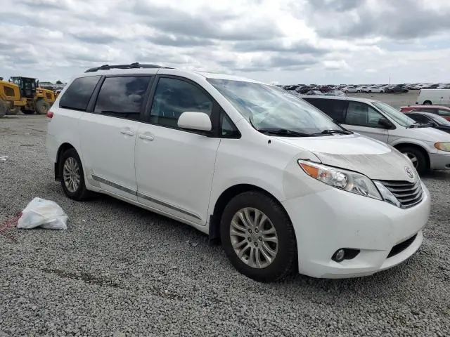 2011 TOYOTA SIENNA XLE  