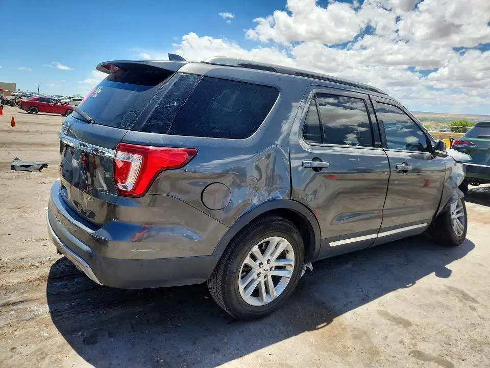 2017 FORD EXPLORER XLT  