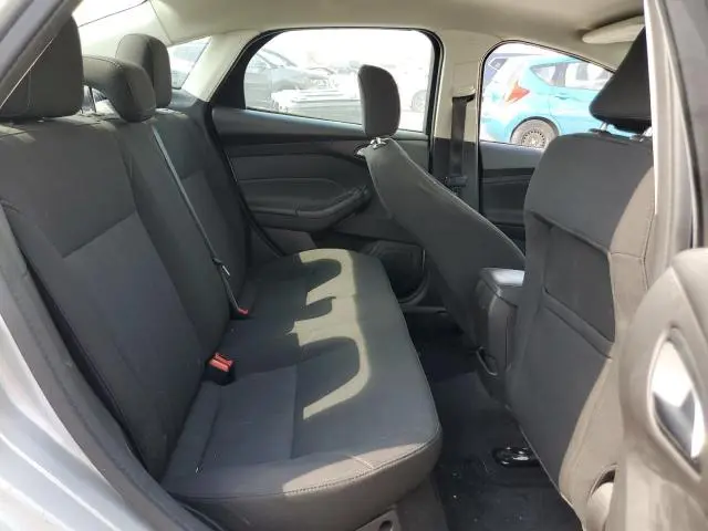 2017 FORD FOCUS SE  