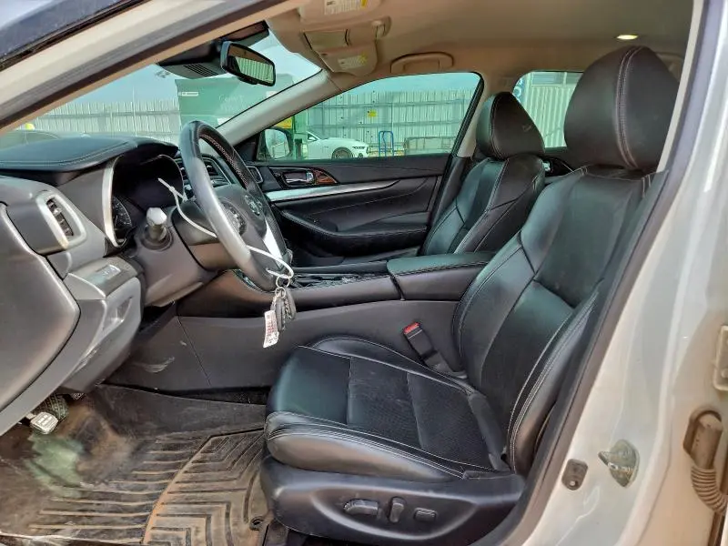 2020 NISSAN MAXIMA SV  