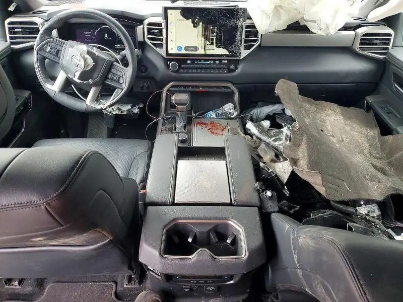 2025 TOYOTA SEQUOIA SR5  